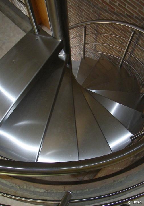 Escalier en Colimaon - Marches en inox