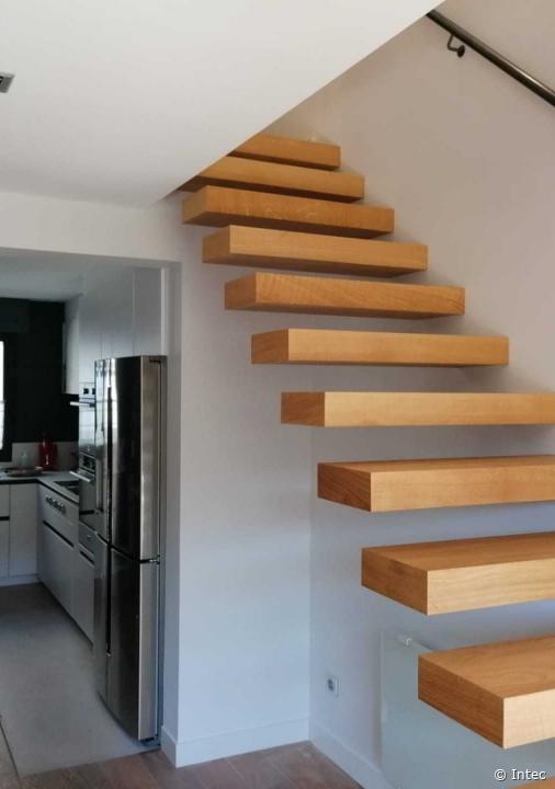 Floating wood staircase